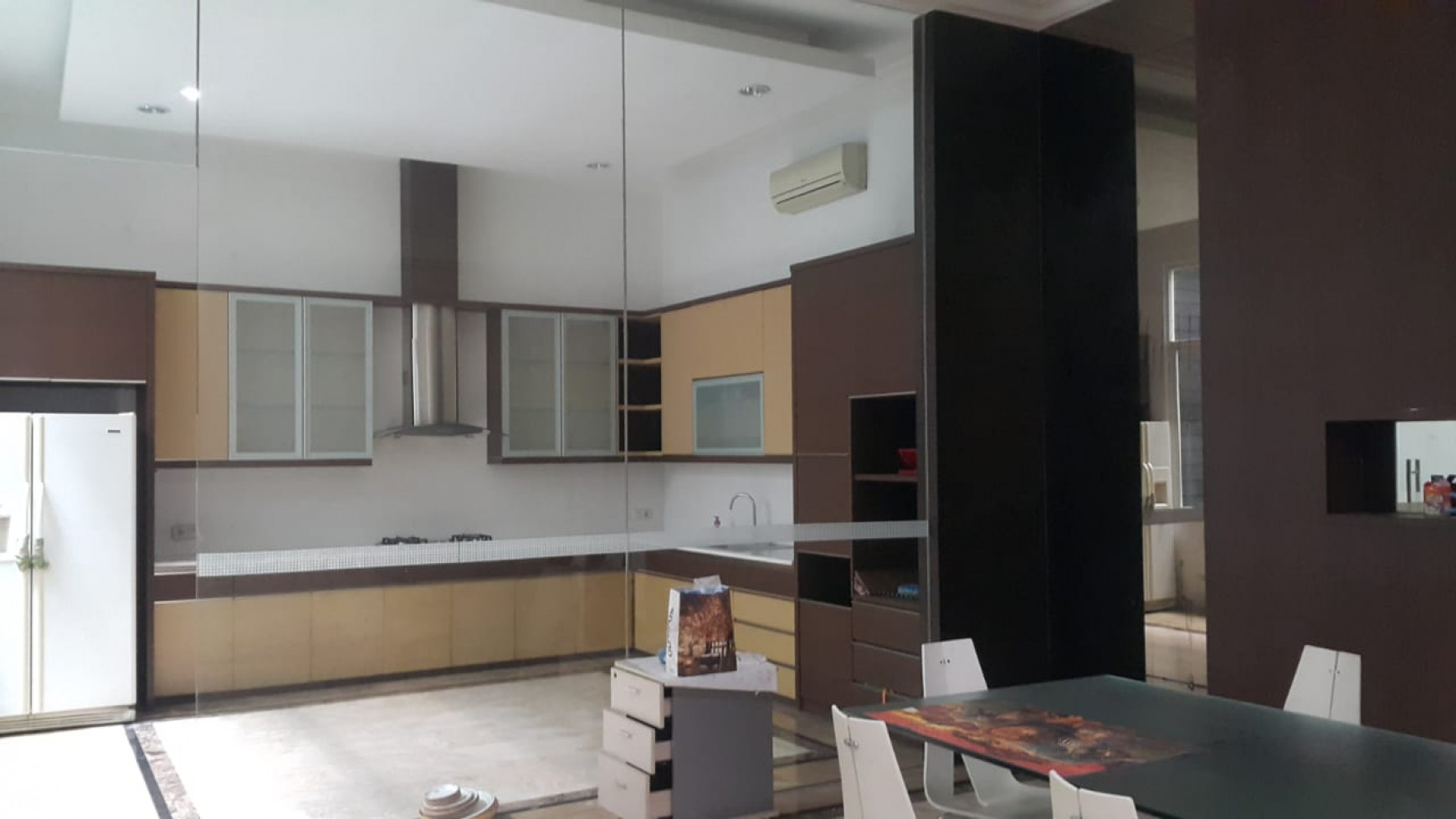 Dijual Rumah Full Marmer & Full Furnished di Villa Artha Gading