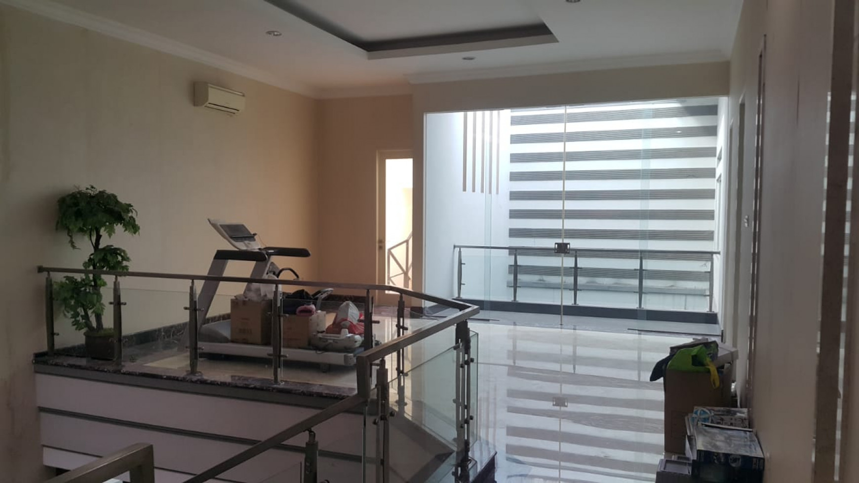 Dijual Rumah Full Marmer & Full Furnished di Villa Artha Gading