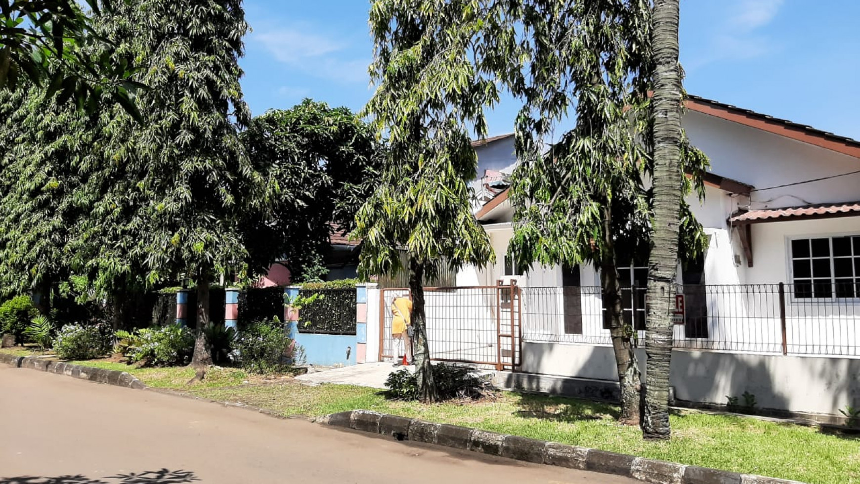 Dijual Rumah Lebar & Terang di Bintaro Jaya Sektor 3A - Tangerang