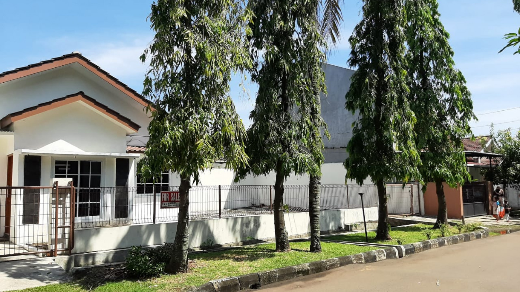 Dijual Rumah Lebar & Terang di Bintaro Jaya Sektor 3A - Tangerang