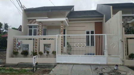 Rumah Baru,ada 2 unit @ Rp 1.3 milyar,siap huni di Ciputat