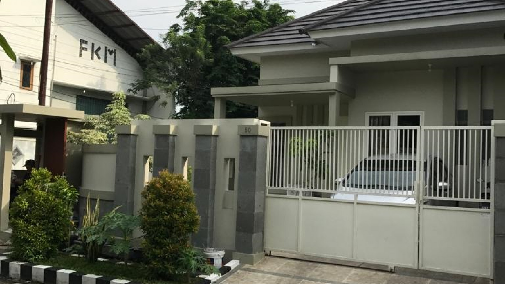 Rumah Bagus Furnish di Darmo Permai Timur, Surabaya