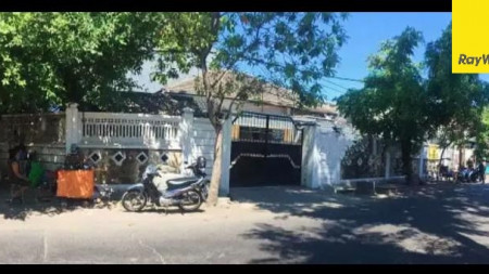 Rumah SHM Pusat Kota di Jalan Kawi, Darmo, Surabaya