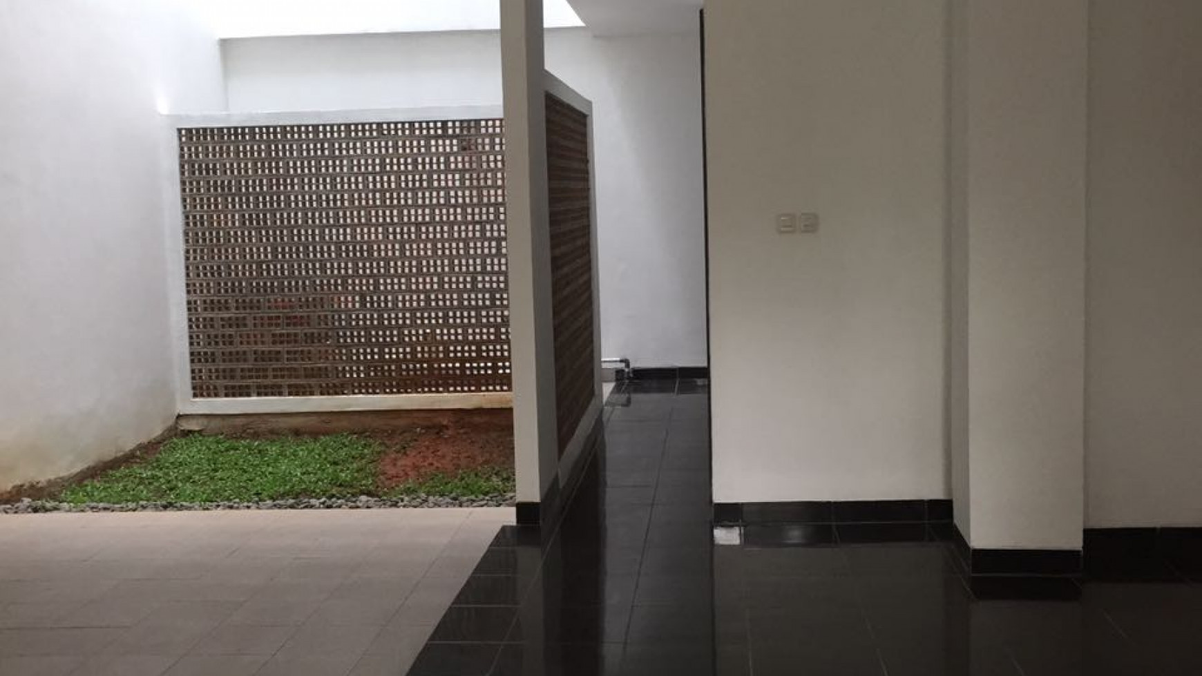 Rumah minimalis,siap huni di Pondok Indah Jakarta Selatan