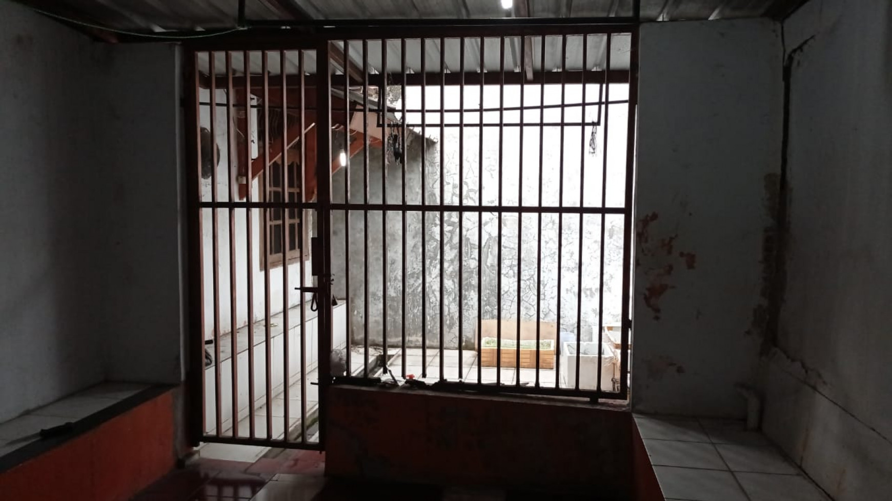 Dijual Rumah kondisi bagus di kavling perkebunan - karawaci tangerang