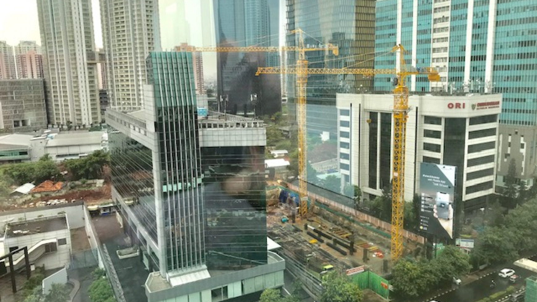 Kantor Menara Kuningan, corner unit, view Rasuna Said, cocok untuk strat up business dan kantor Pengacara