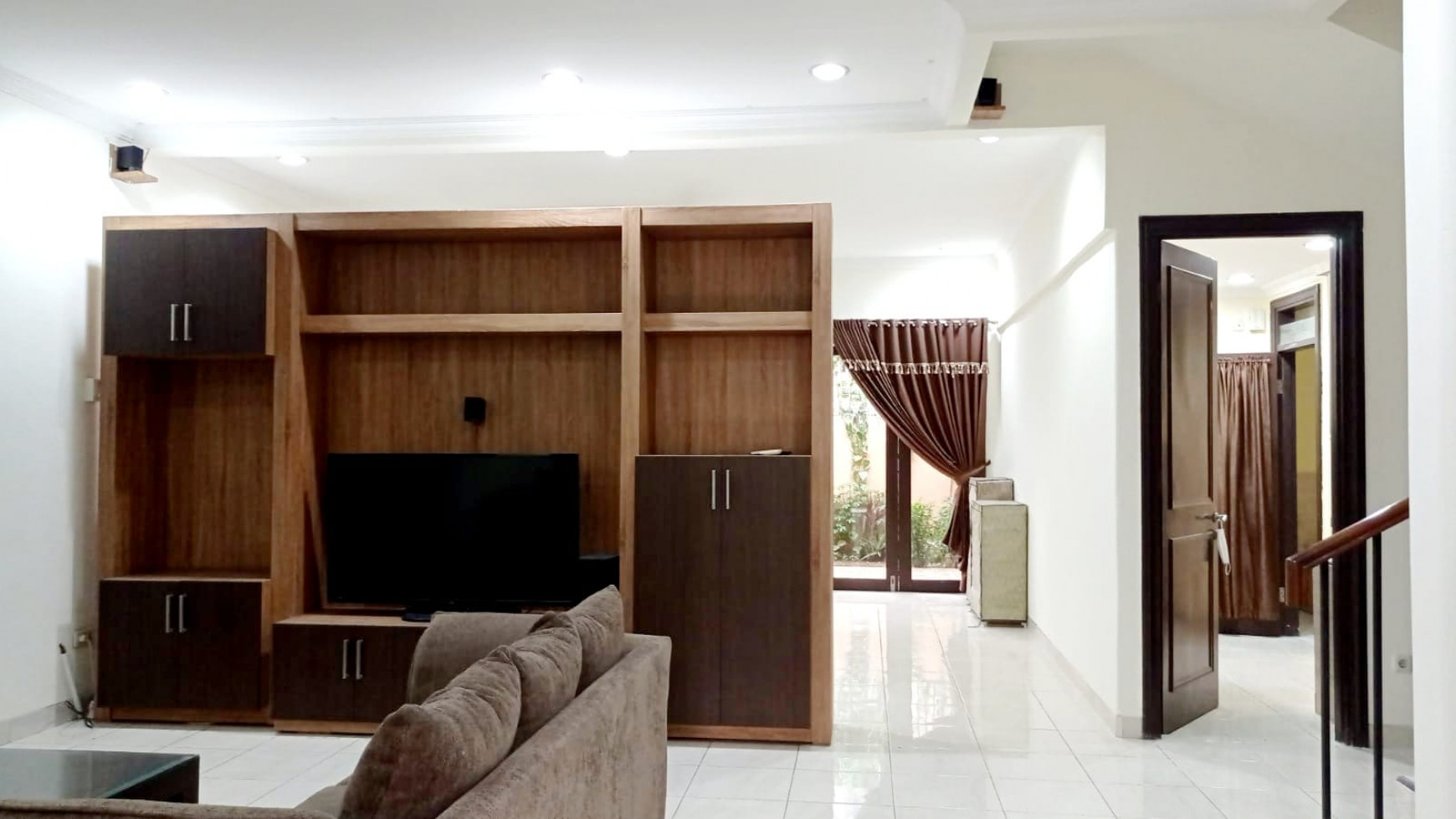 Disewakan Rumah Taman Rolling Hill - Lippo Karawaci