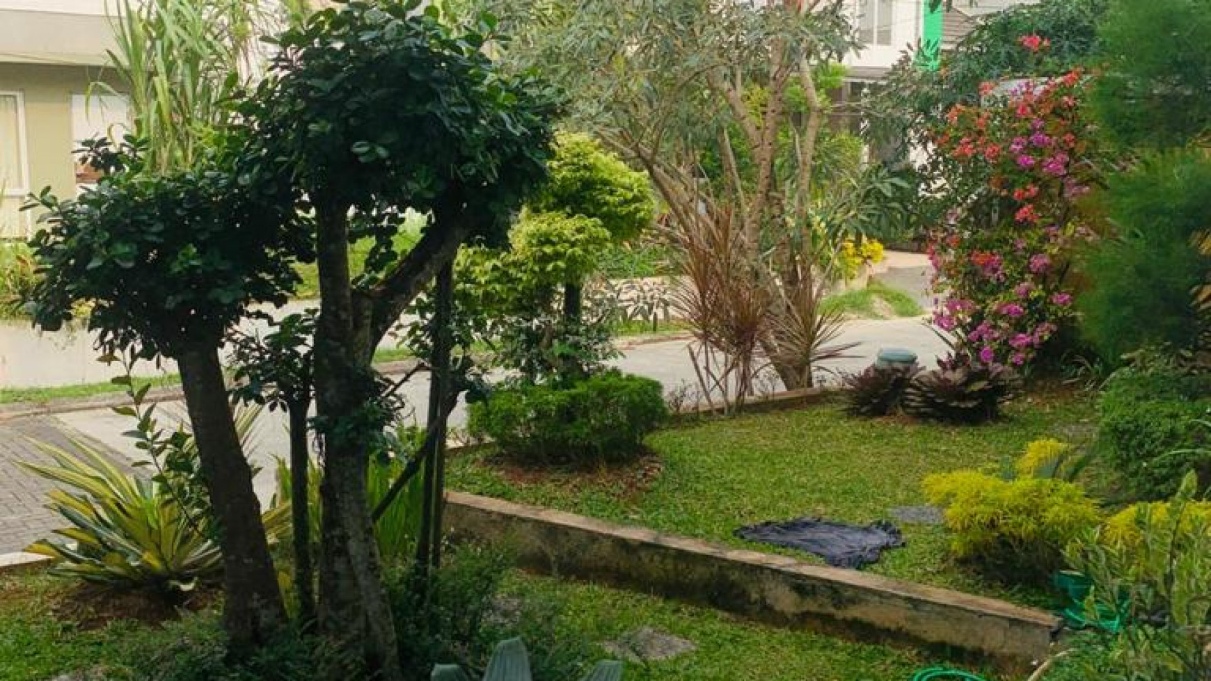 Dijual Rumah kondisi bagus dan strategis di Talaga bestari Tangerang