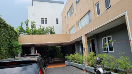 Dijual Rumah di jalan imam bonjol karawaci tangerang lokasi strategis