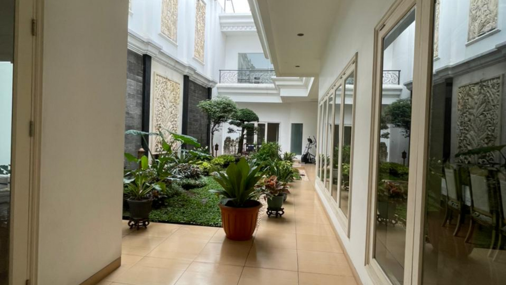 Dijual Rumah di tirta golf BSD Tangerang Selatan