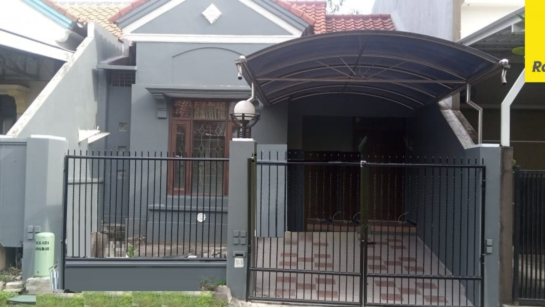 Rumah Strategis di Taman Puspa Raya Citraland, Surabaya