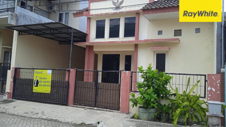 Rumah SHM di Citra Darmo, Surabaya Barat