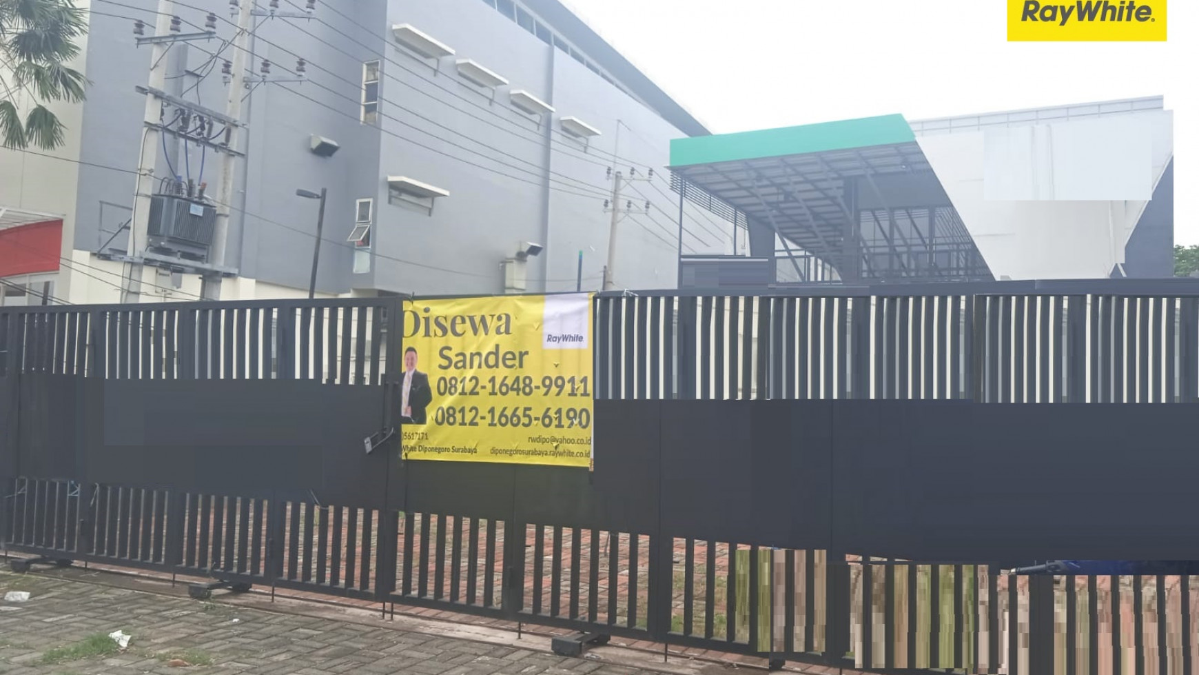 Rumah Usaha/Resto 2 lantai di Raya Menganti Babatan, Surabaya