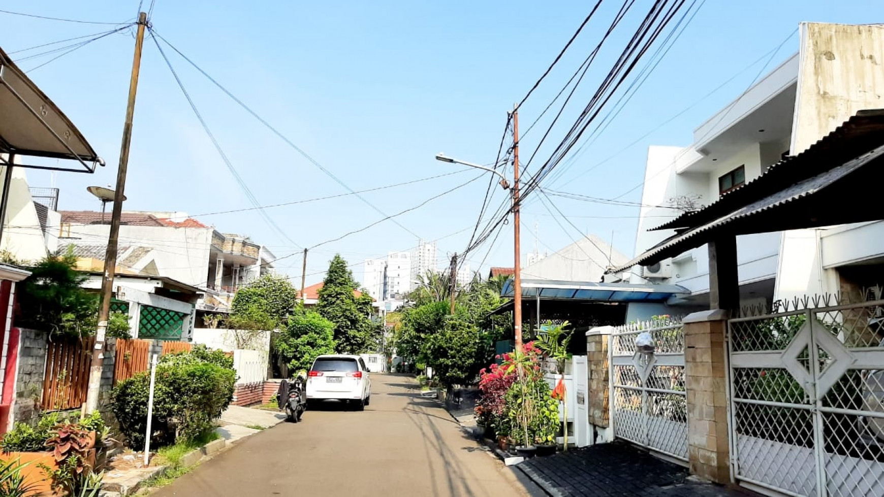 Dijual Rumah Siap Huni  di Taman Kedoya Baru