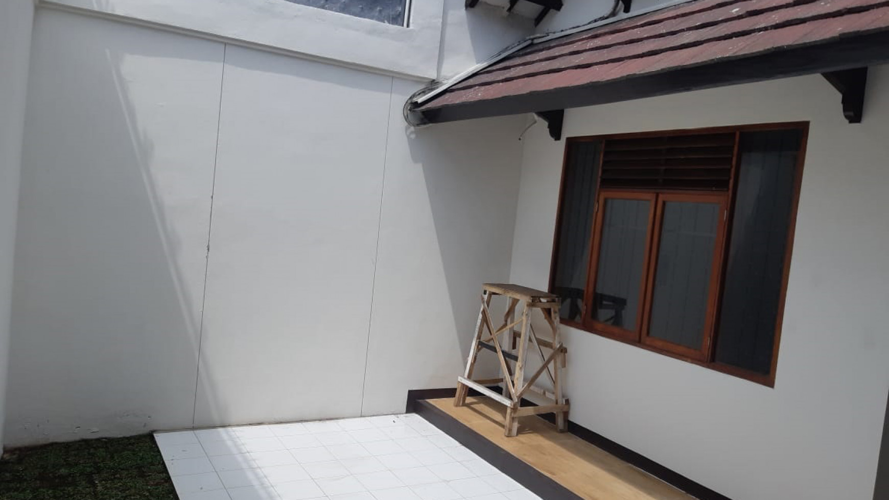 Rumah Klasik di Lokasi Favorit Jl Utama Mekarwangi