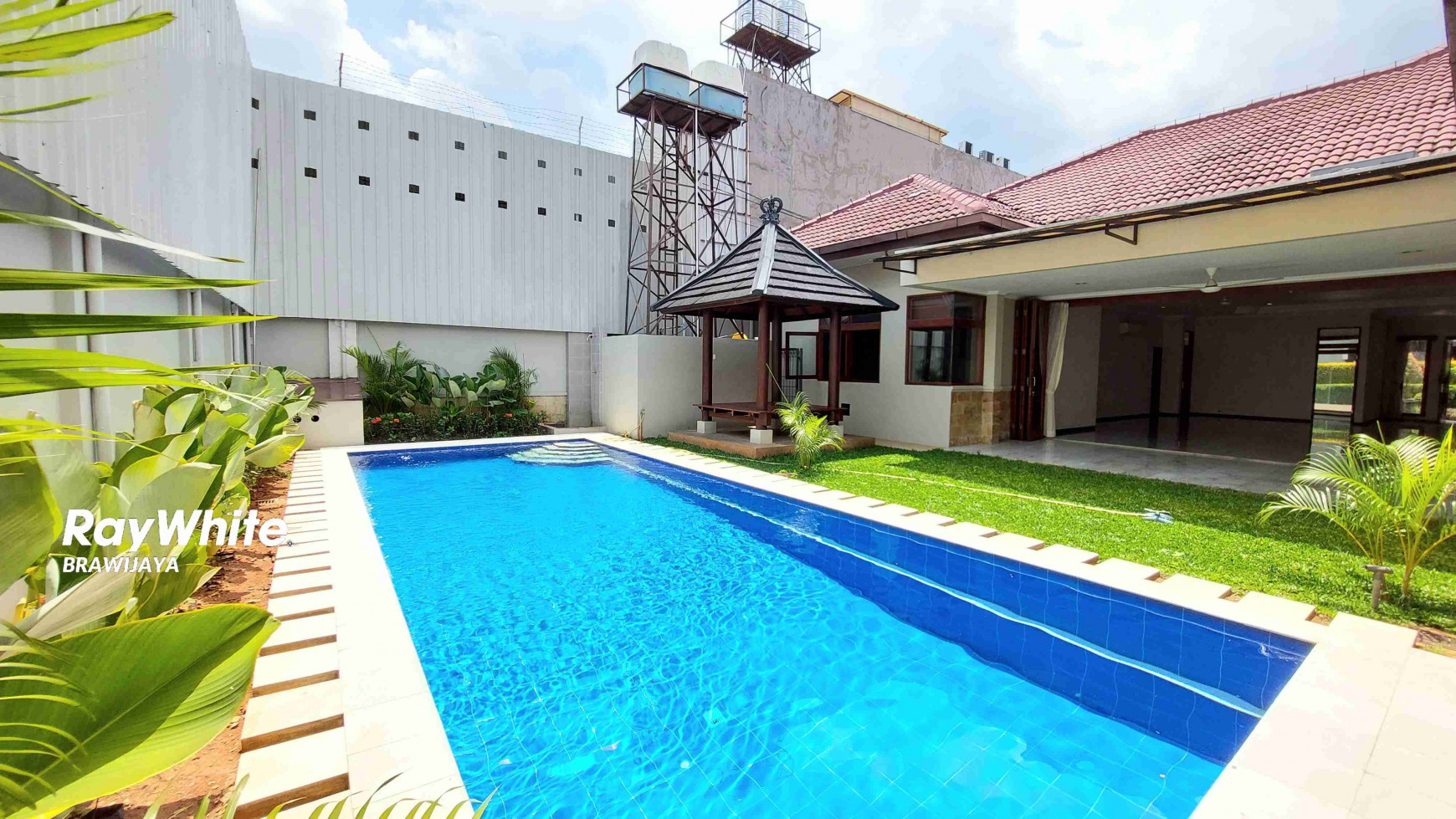 DIJUAL RUMAH DI CIPETE, JAKSEL, DALAM KOMPLEKS, RUMAH 1 LANTAI, PRIVATE POOL, DEKAT MRT CIPETE