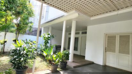 Dijual Rumah nyaman dalam komplek area kebayoran baru dekat pakubuwono