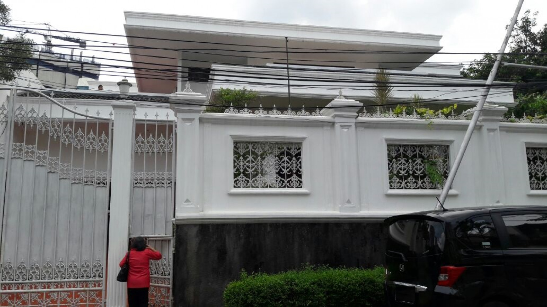 Rumah Asri ,Besar di Kebayoran Lama