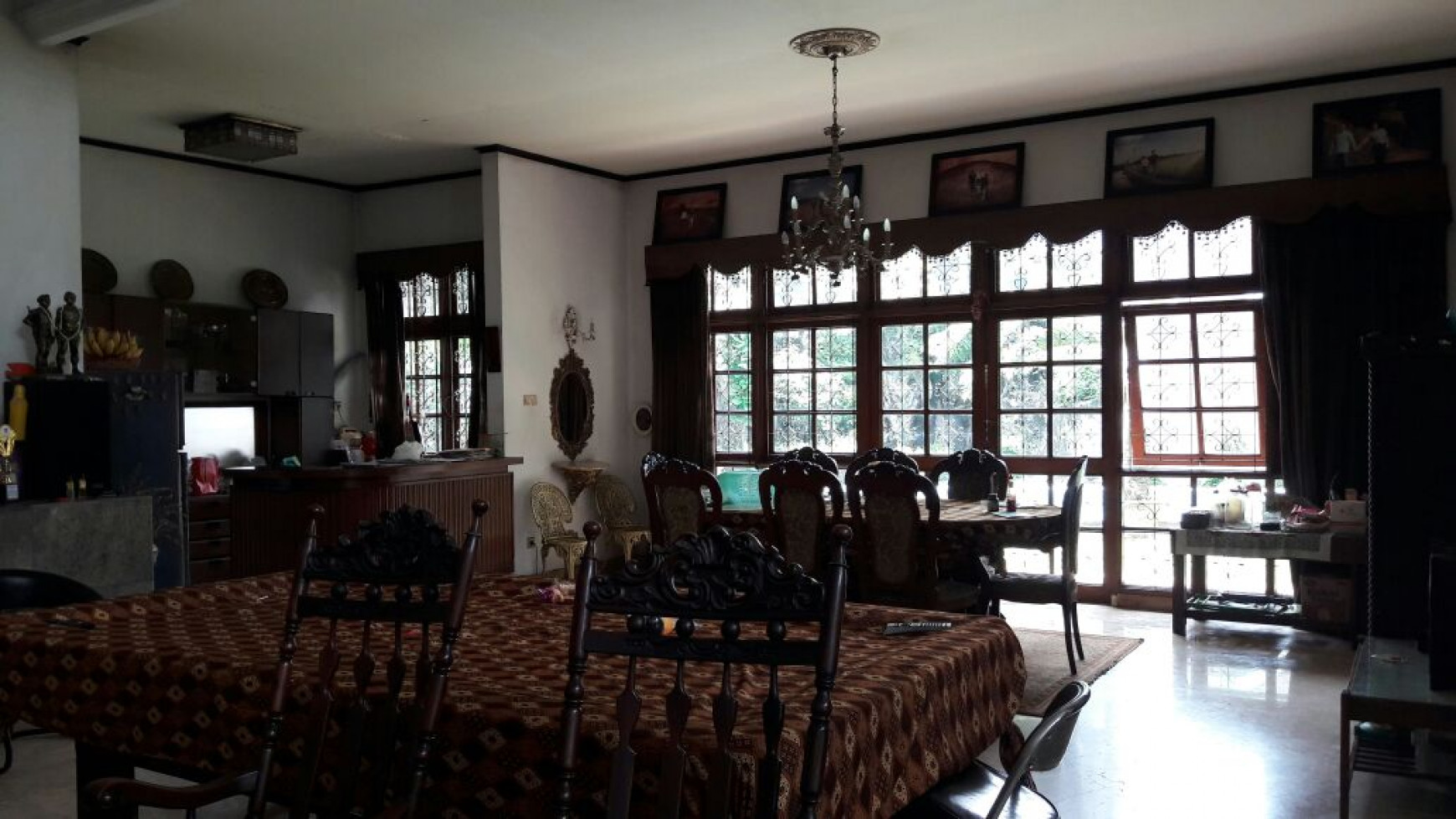 Rumah Asri ,Besar di Kebayoran Lama