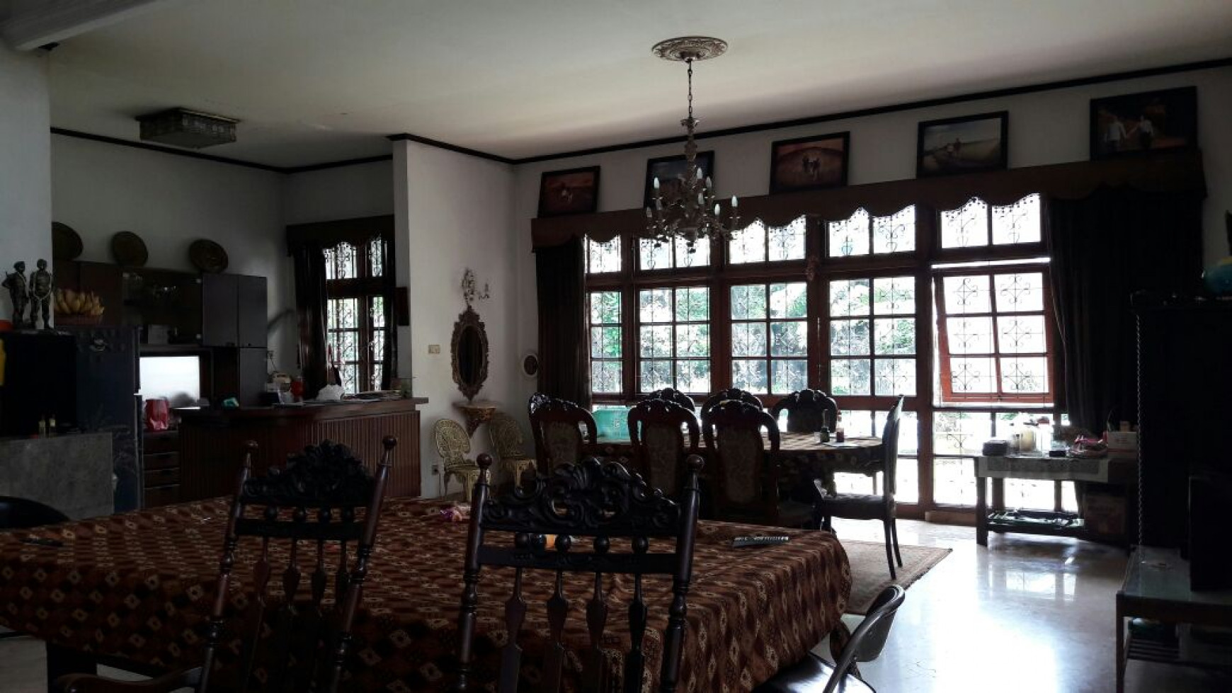 Rumah Asri ,Besar di Kebayoran Lama