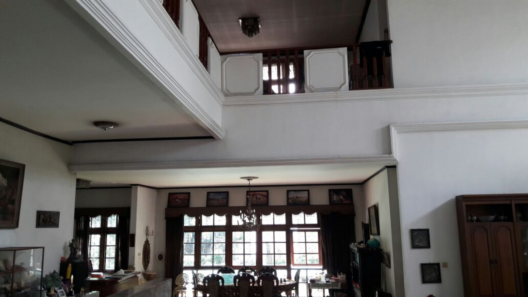 Rumah Asri ,Besar di Kebayoran Lama