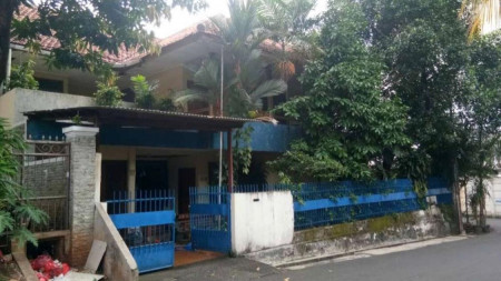 Rumah siap huni lokasi strategis di jakarta selatan