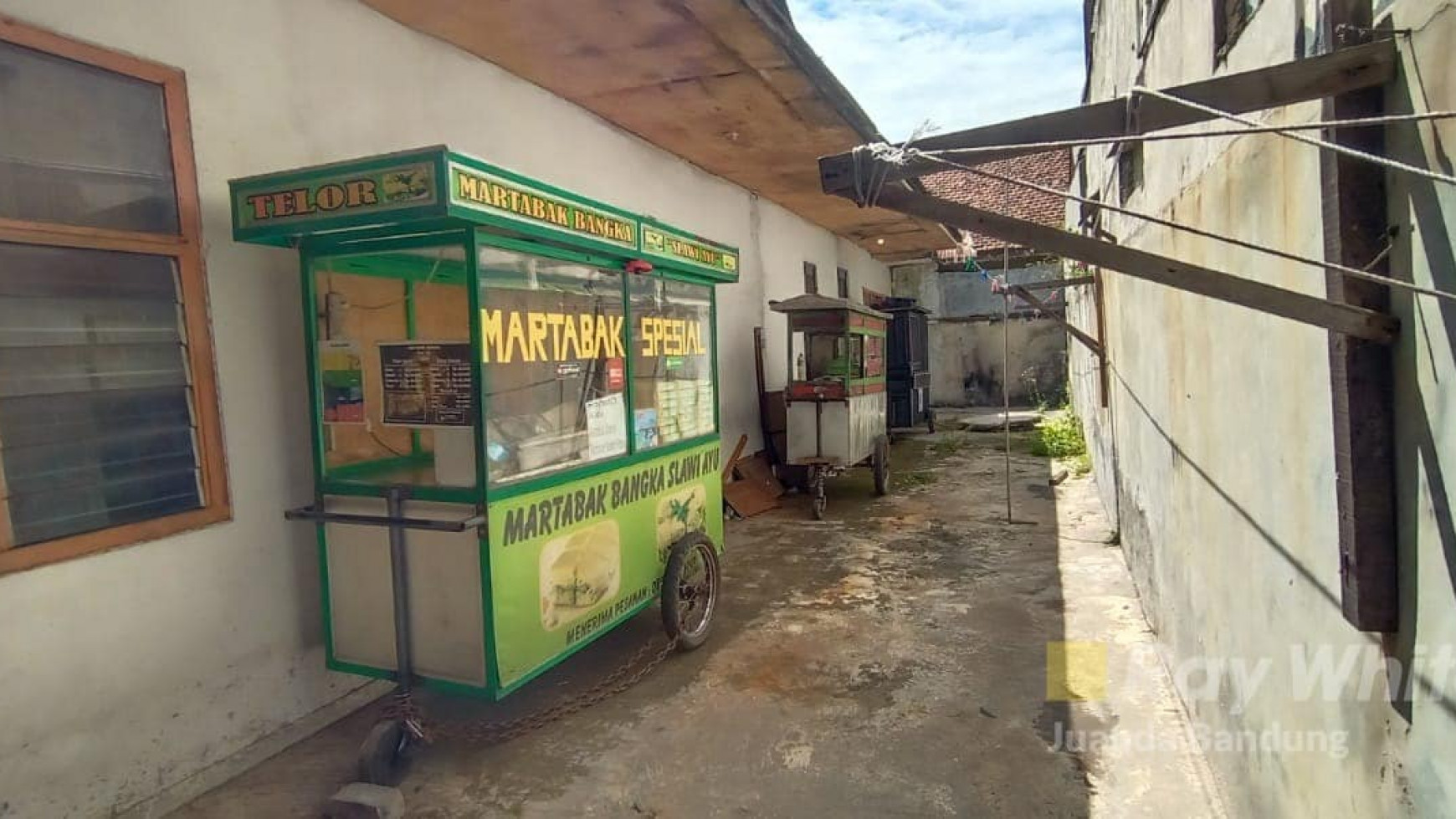 Langka Rumah tua di Cibaduyut lama Mainroad cocok buat usaha strategis tengah kota.