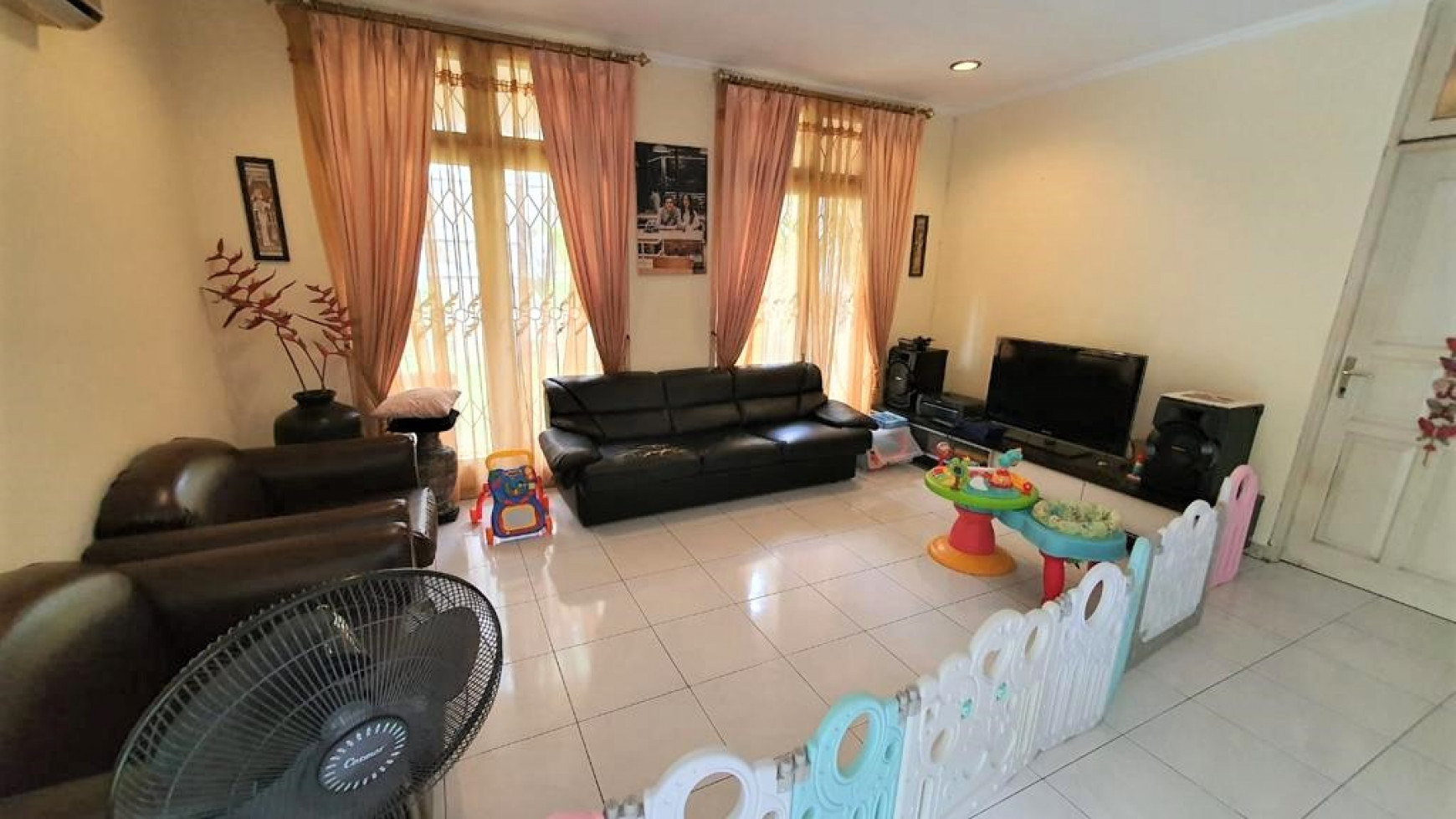 Dijual Rumah strategis di River Park, Bintaro Jaya Sektor 8