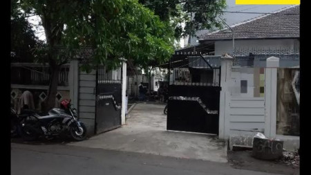 Rumah di Jalan Kawi, Surabaya Pusat