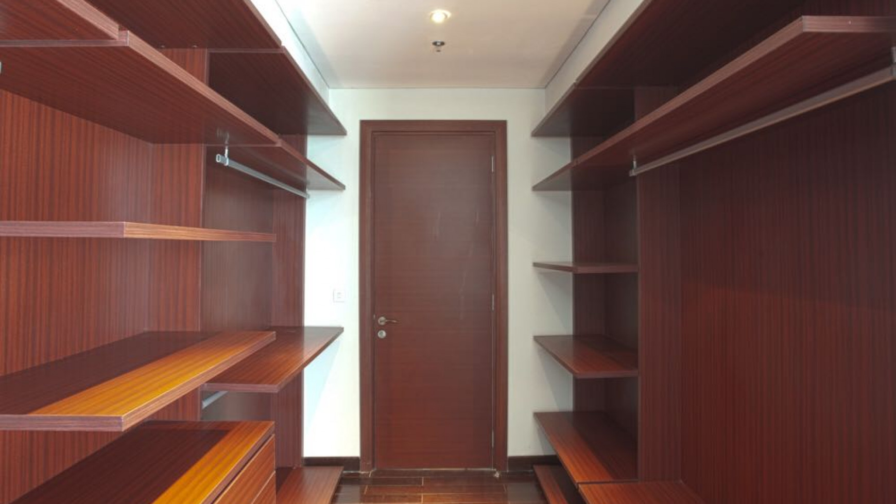 Apartemen LUX, mewah di dharmawangsa