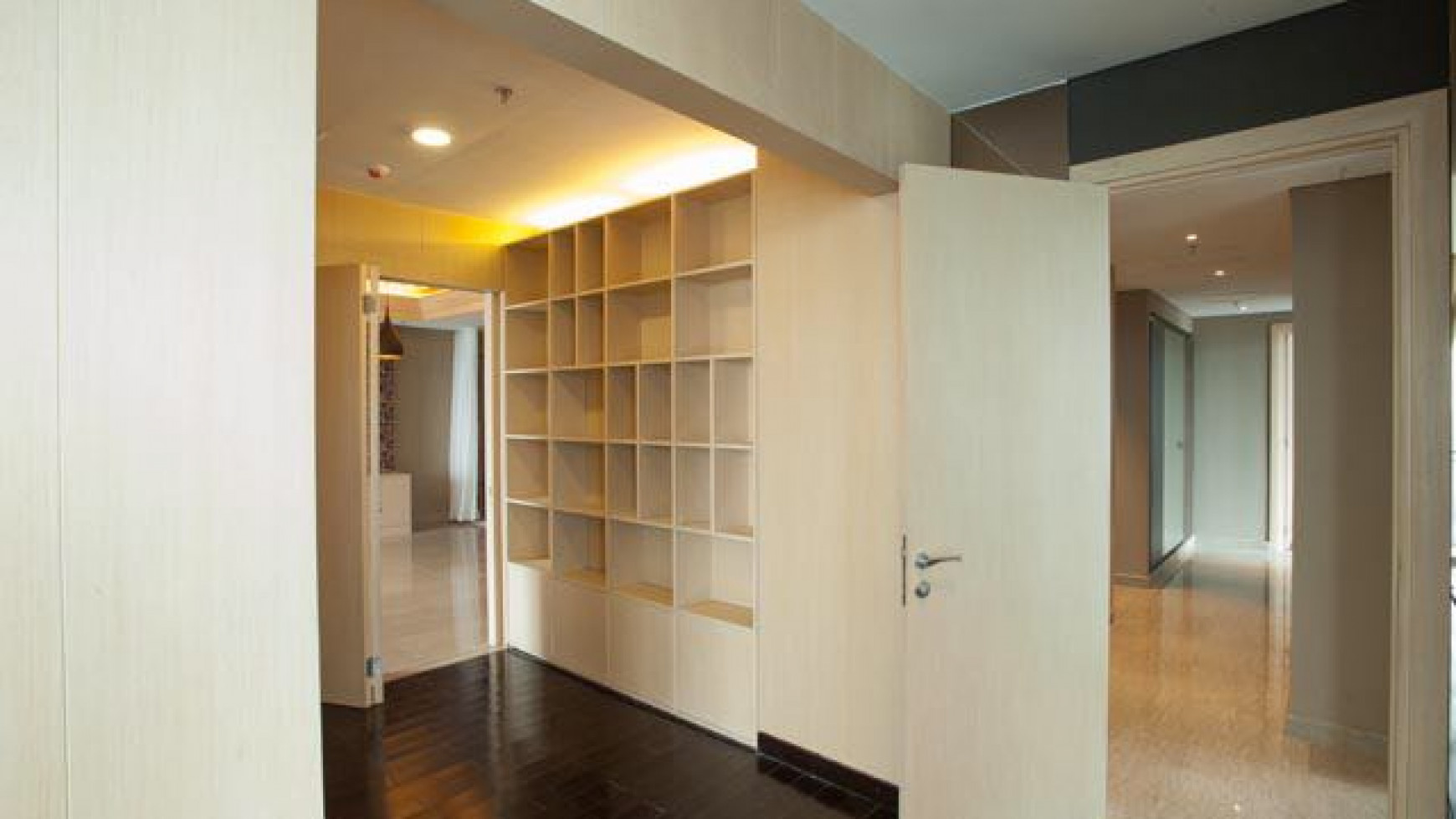 Apartemen LUX, mewah di dharmawangsa