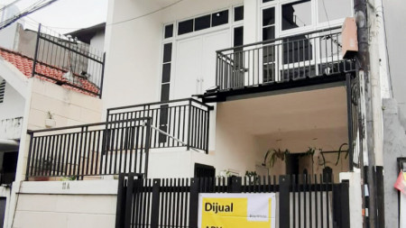 Dijual Rumah Bagus Jl Taman Bendungan Jatiluhur, Ben HIl Jakarta Selatan