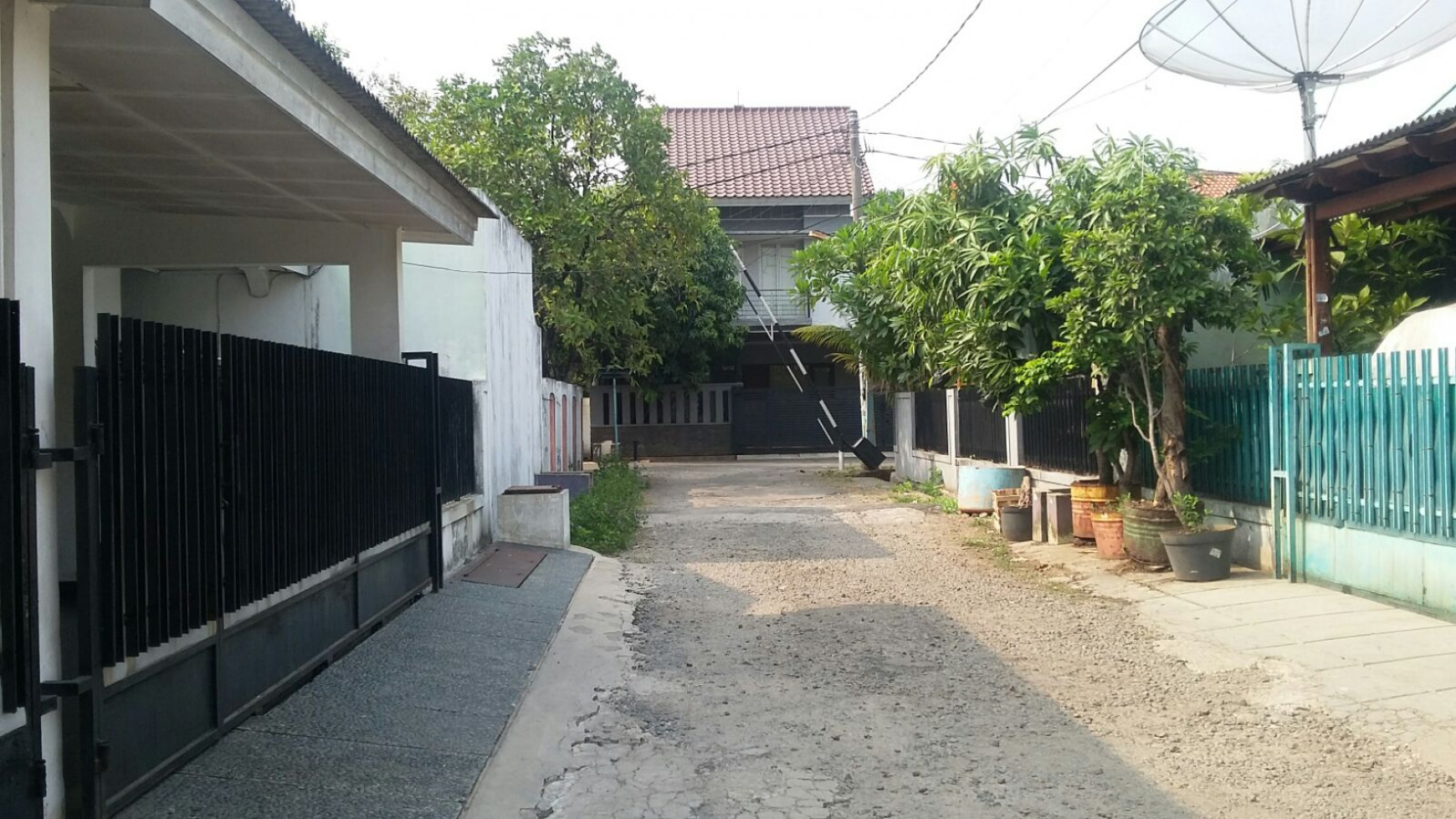 Rumah siap huni,nyaman di Pondok Aren