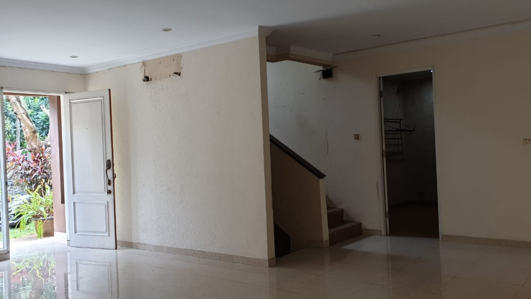 Rumah siap huni di bintaro sektor 9