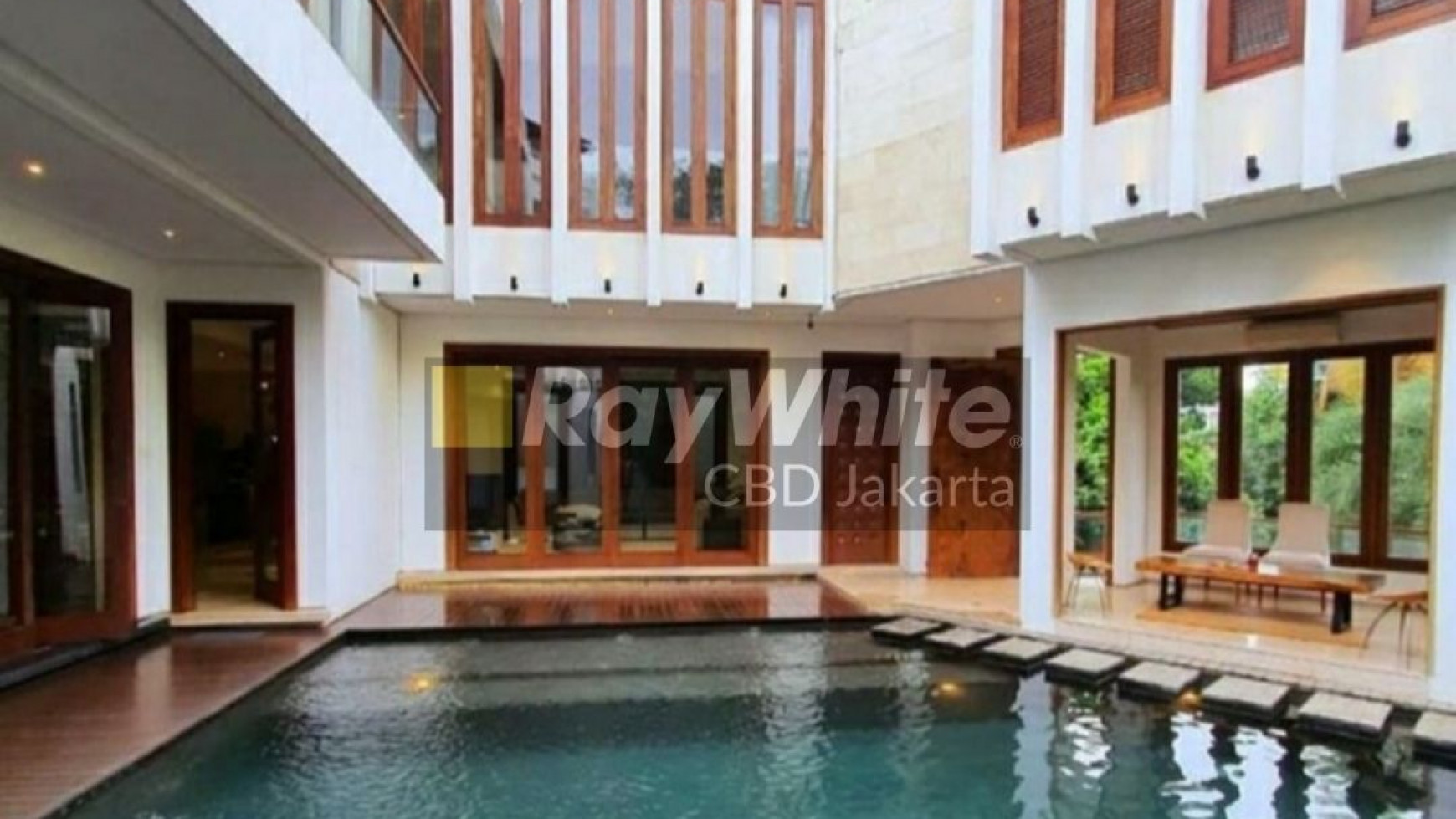 Rumah Tropical Modern Cantik