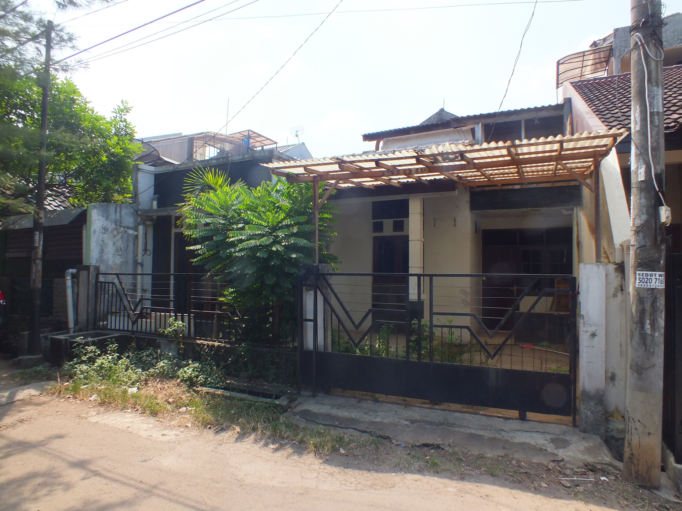 Rumah Butuh Renovasi di Pondok Aren