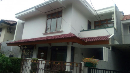 Rumah Cantik Bagus,lokasi terbaik di sektor 9