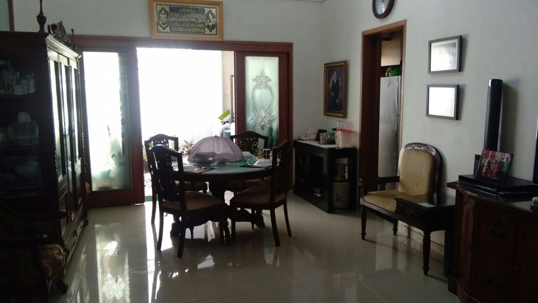 Rumah Cantik Bagus,lokasi terbaik di sektor 9