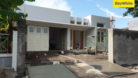 Rumah di Permata Juanda, Sidoarjo
