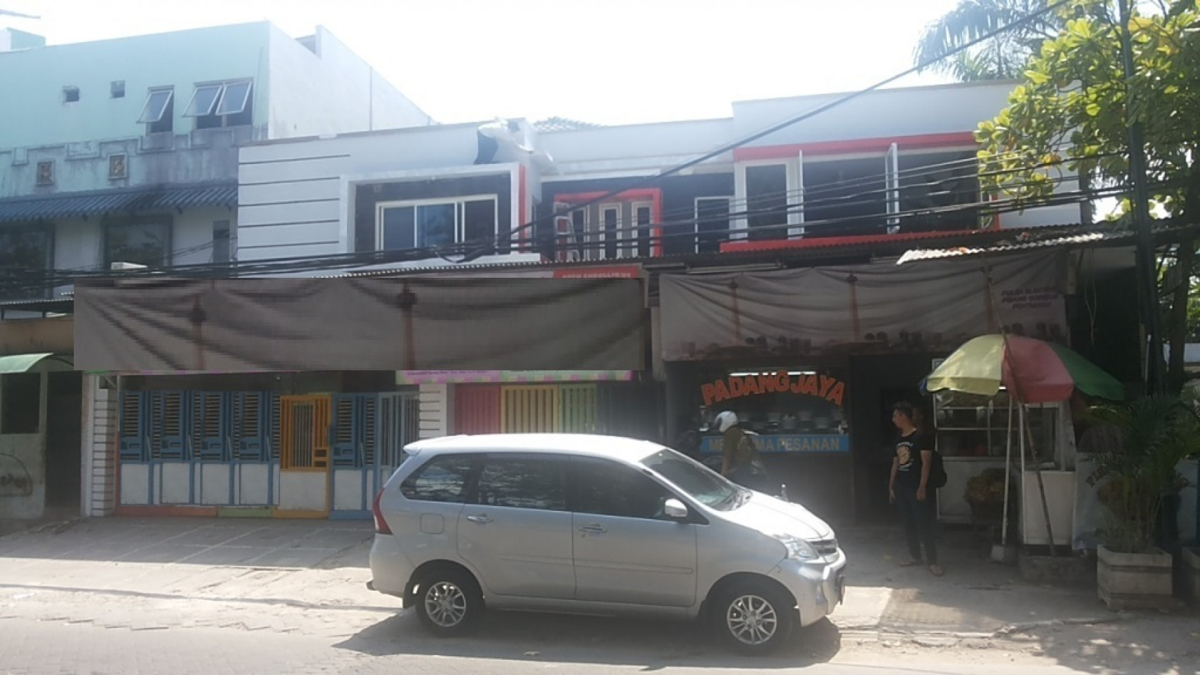 Rumah Strategis, cocok untuk usaha di pinggir jalan utama kelapa gading