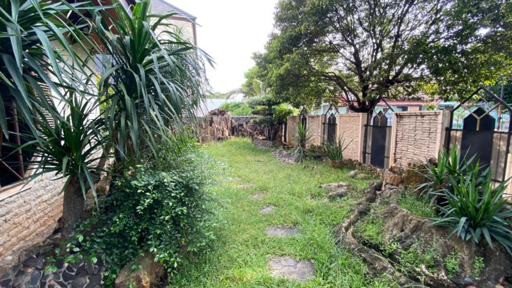 Rumah Lux siap huni di duren sawit jakarta