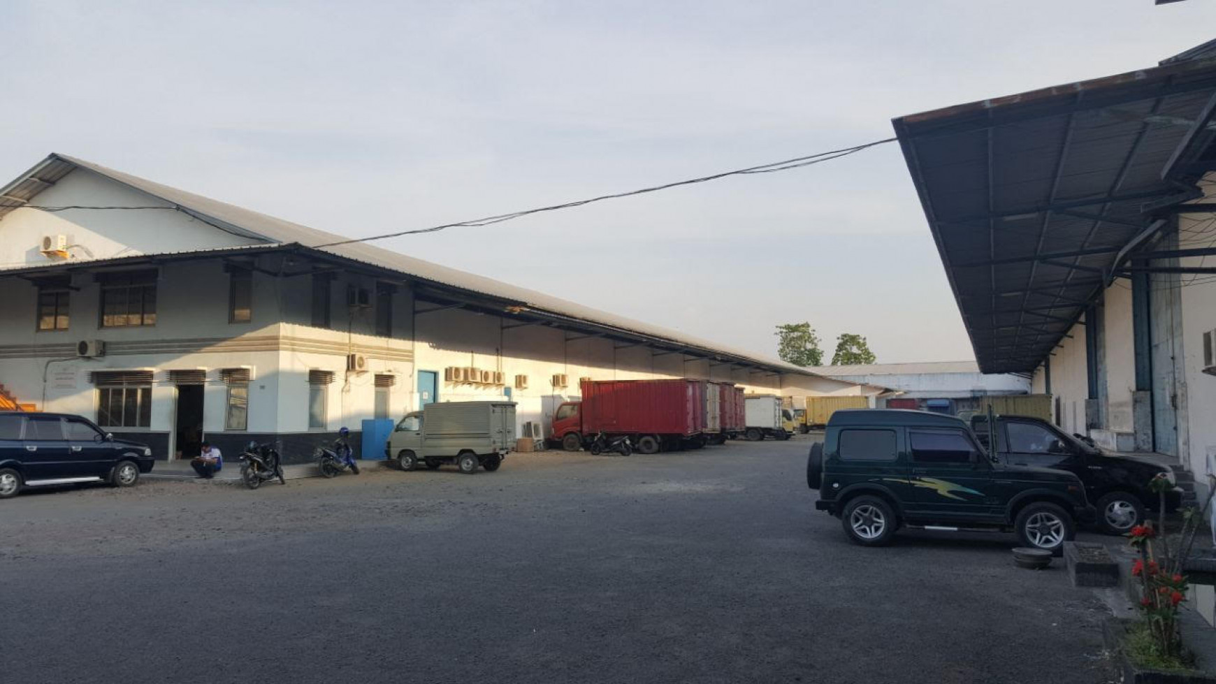 Gudang ,lokasi strategis, jalan lebar di Cirebon