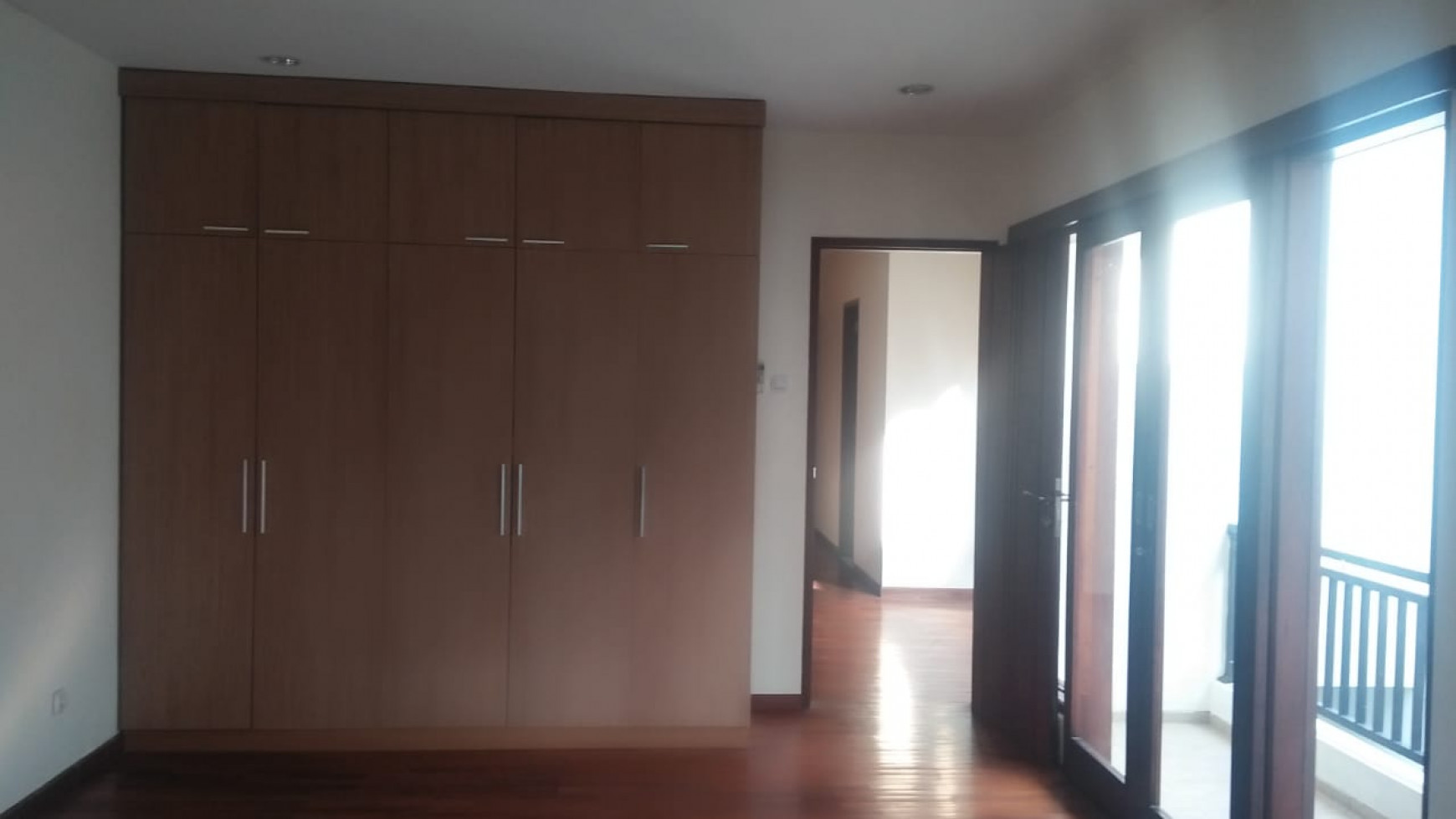 Dijual Rumah dalam Cluster Casamora Belakang Citos , Cilandak Jaksel