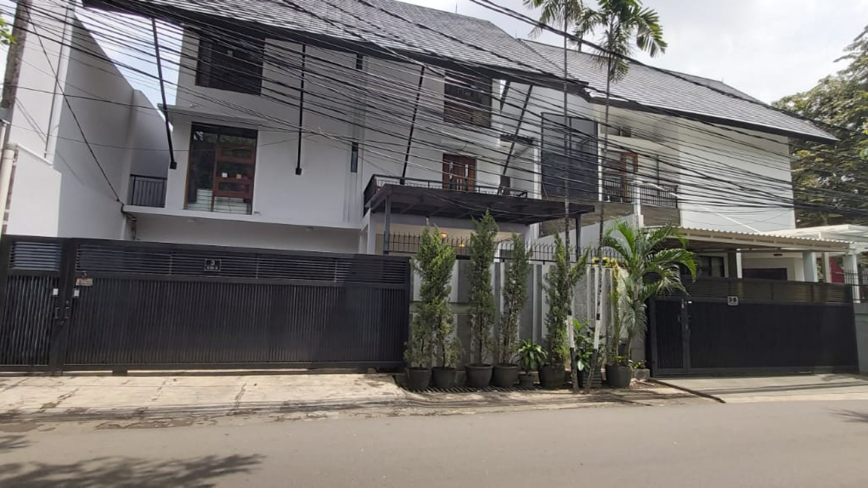 Dijual Cepat Rumah Modern Minimalis 3lantai Belakang Citos