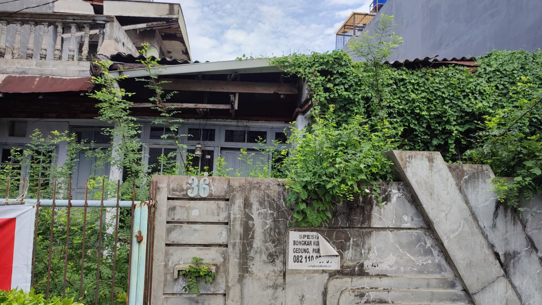 Rumah Tua Hitung tanah, Murah Lokasi Ok di Pluit Jakarta Utara