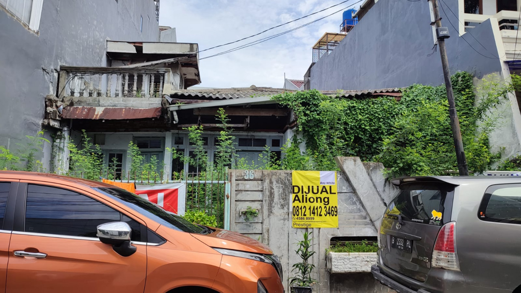 Rumah Tua Hitung tanah, Murah Lokasi Ok di Pluit Jakarta Utara