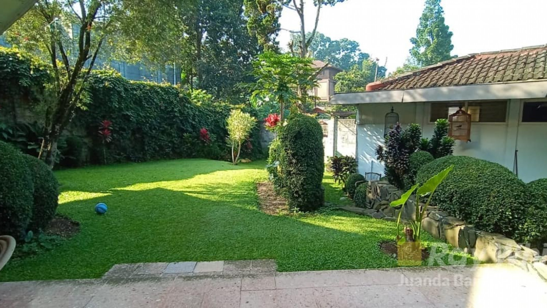 Langka Rumah tua Terawat di Bukit Raya Ciumbuleuit Bandung Utara dekat dago siap pakai