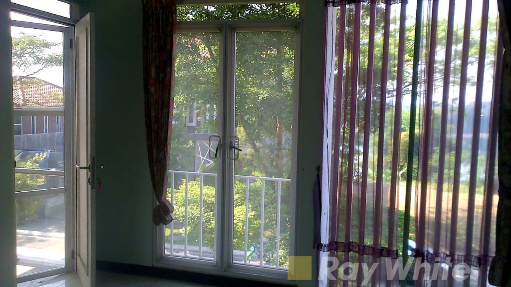 Semi Furnished Rumah 2 lantai di KBP Mayang padmi sewa