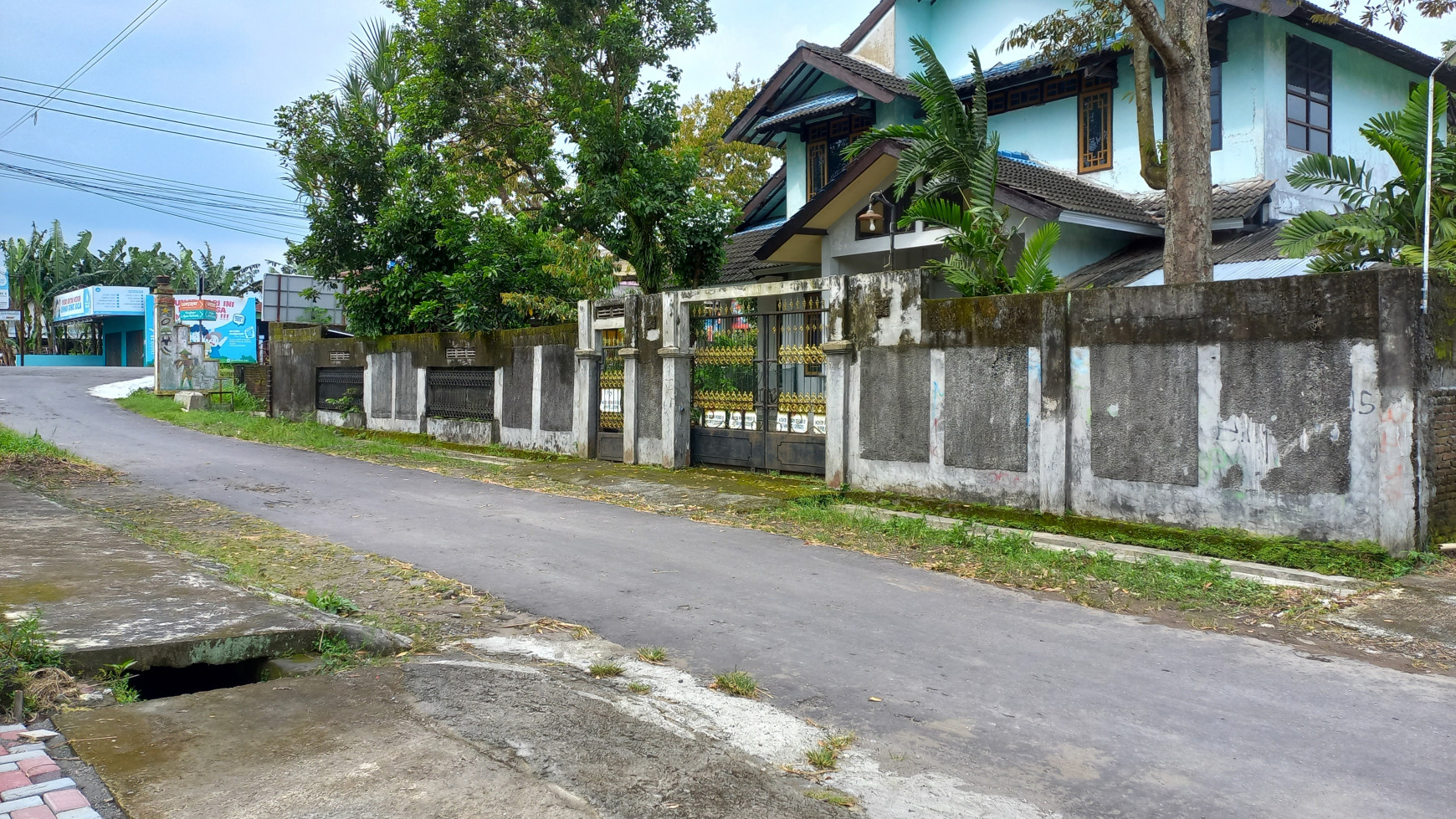 Rumah Tinggal Dengan Halaman Luas Di Tamanmartani Dekat Kelurahan Tamanmartani