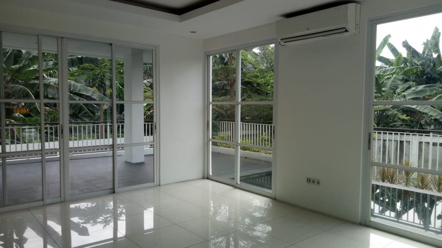 Dijual rumah baru dalam townhouse di cilandak